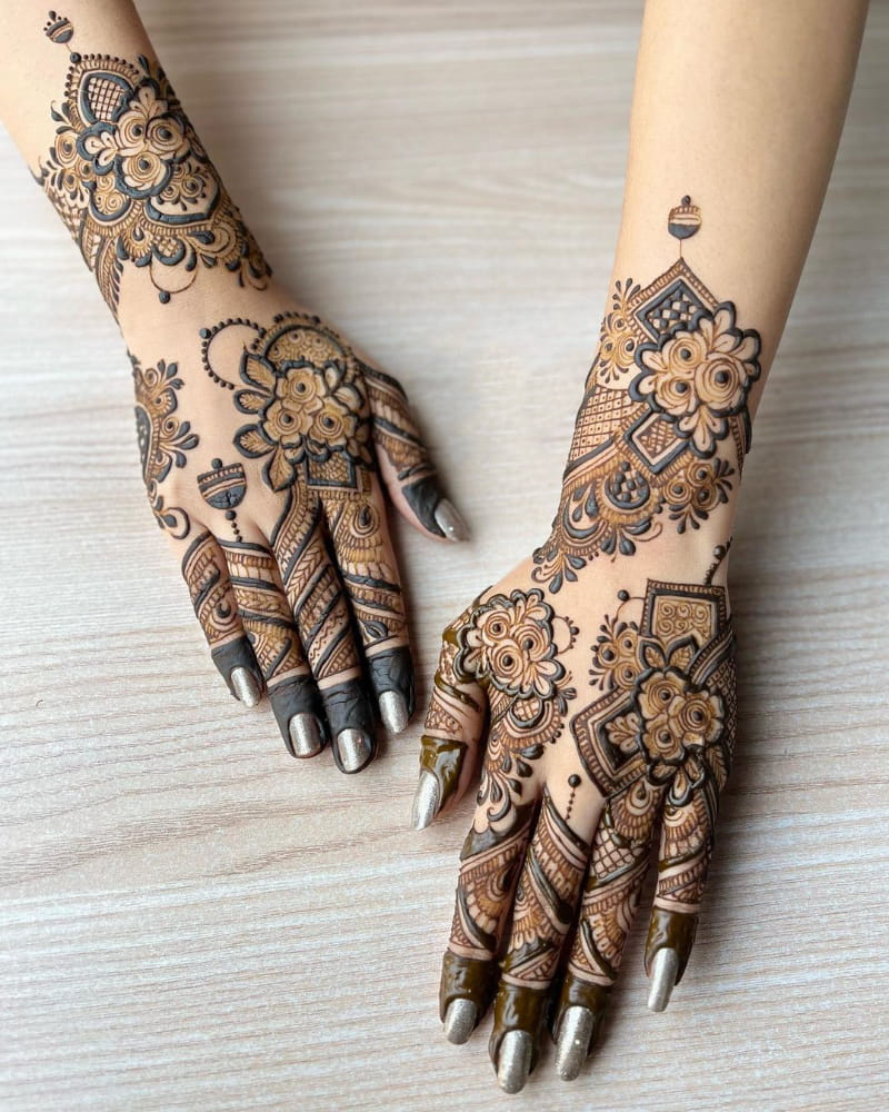 Complex Mehndi Design