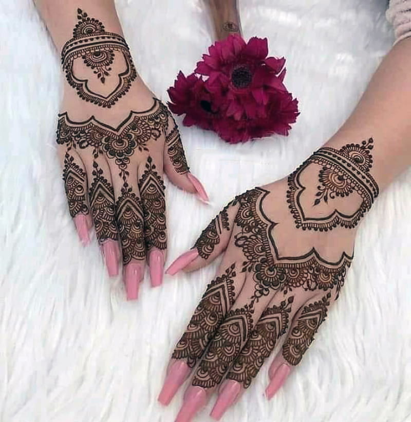 Dark Arabic Mehndi Design