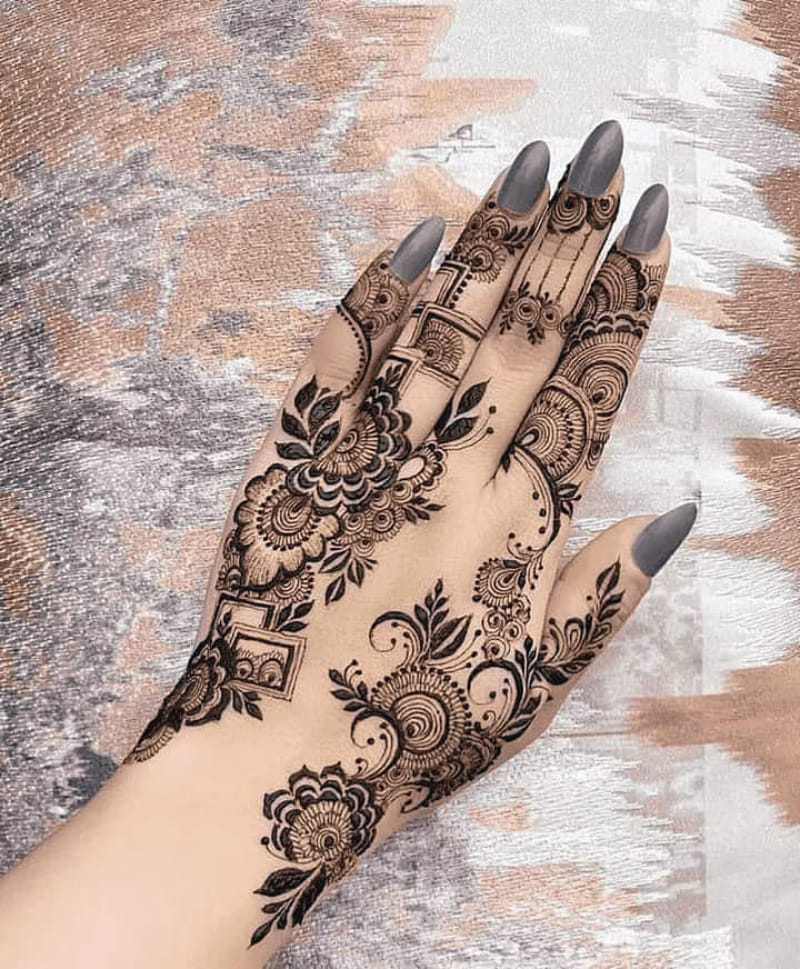 Divine Mehndi Design