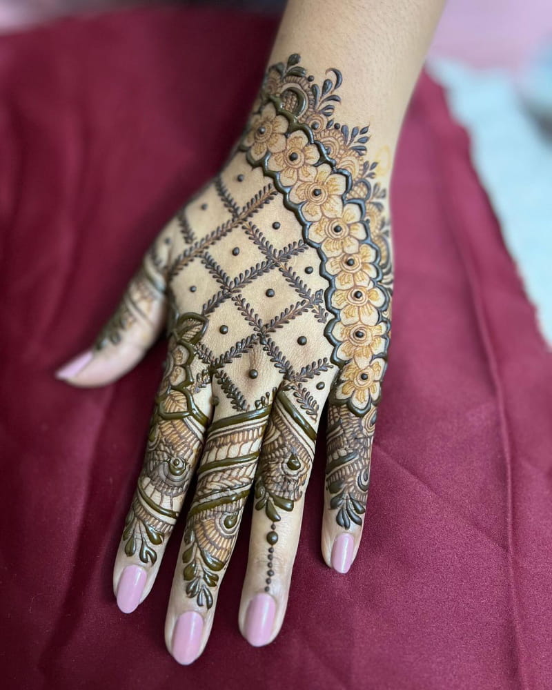 Elaborate Mehndi Design
