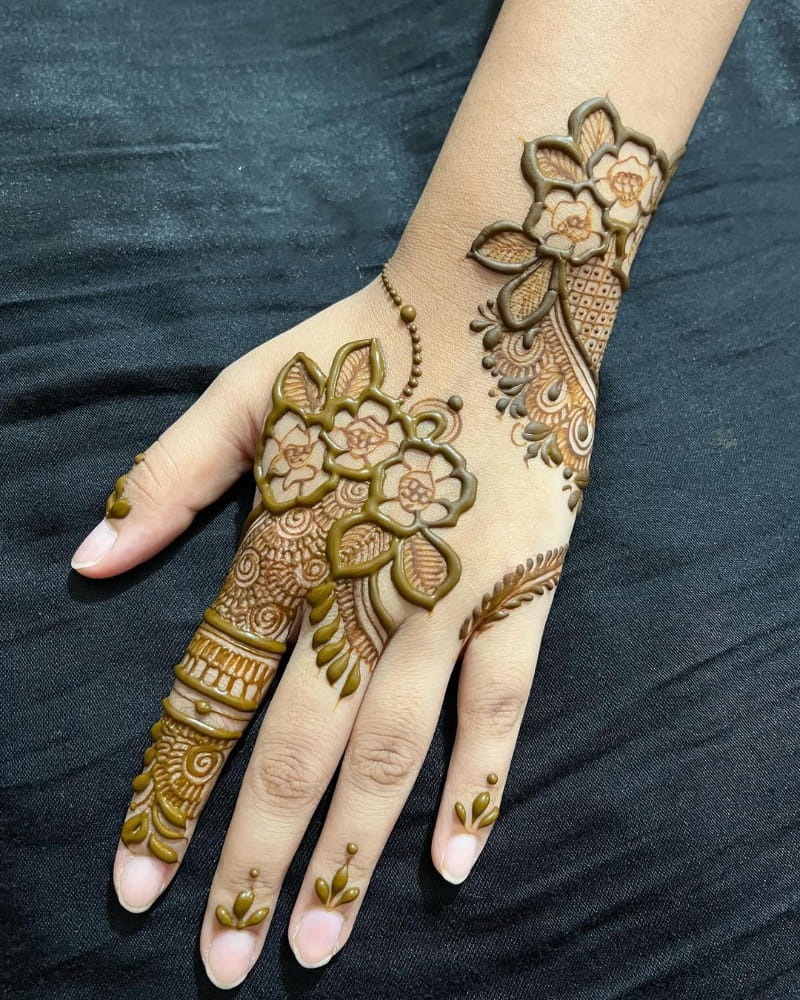 Enchanting Mehndi Design