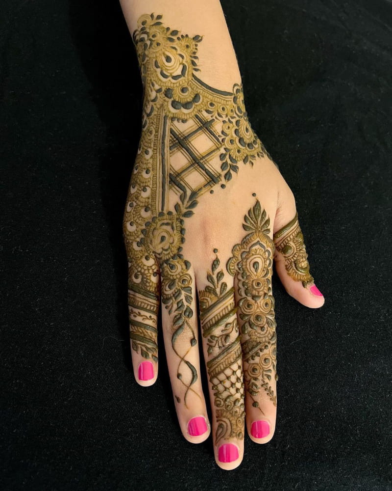 Evergreen Mehndi Design