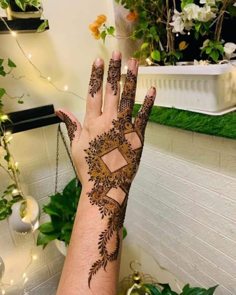 Honeyed Mehndi Design