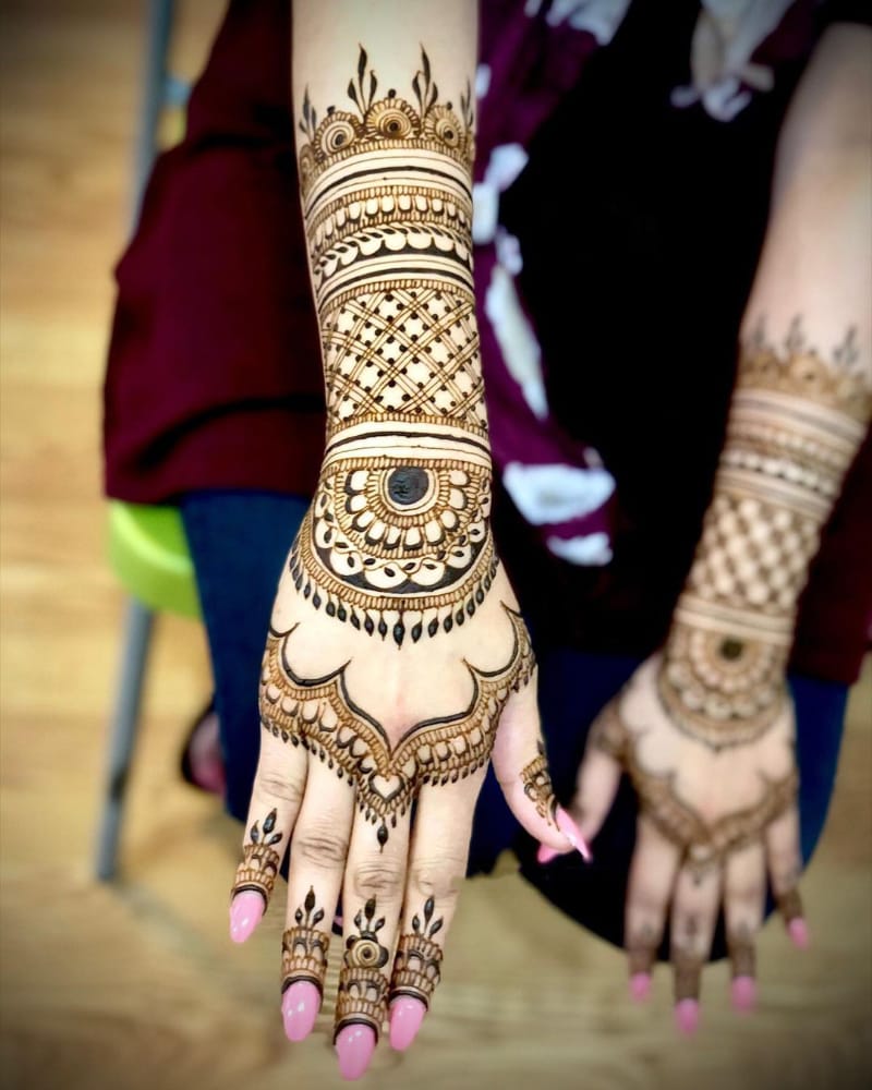 Luxurious Mehndi Design