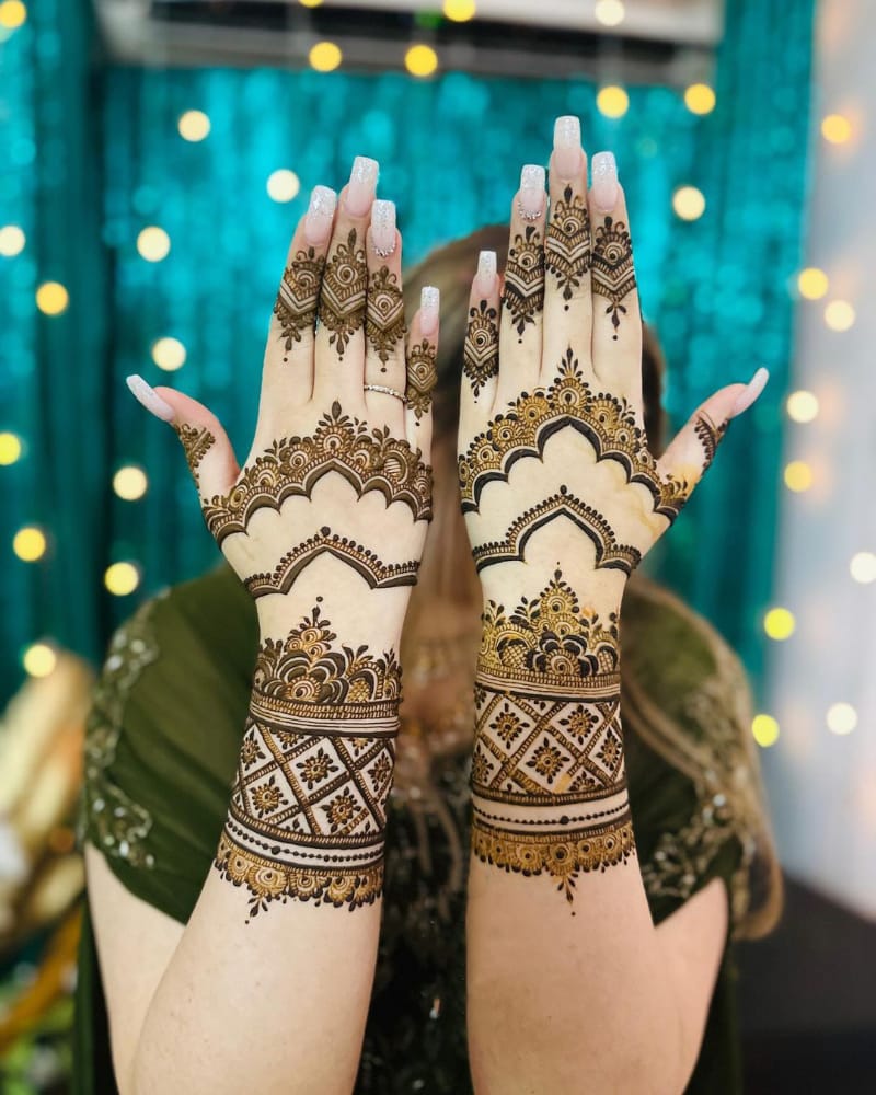 Mesmerizing Mehndi Design