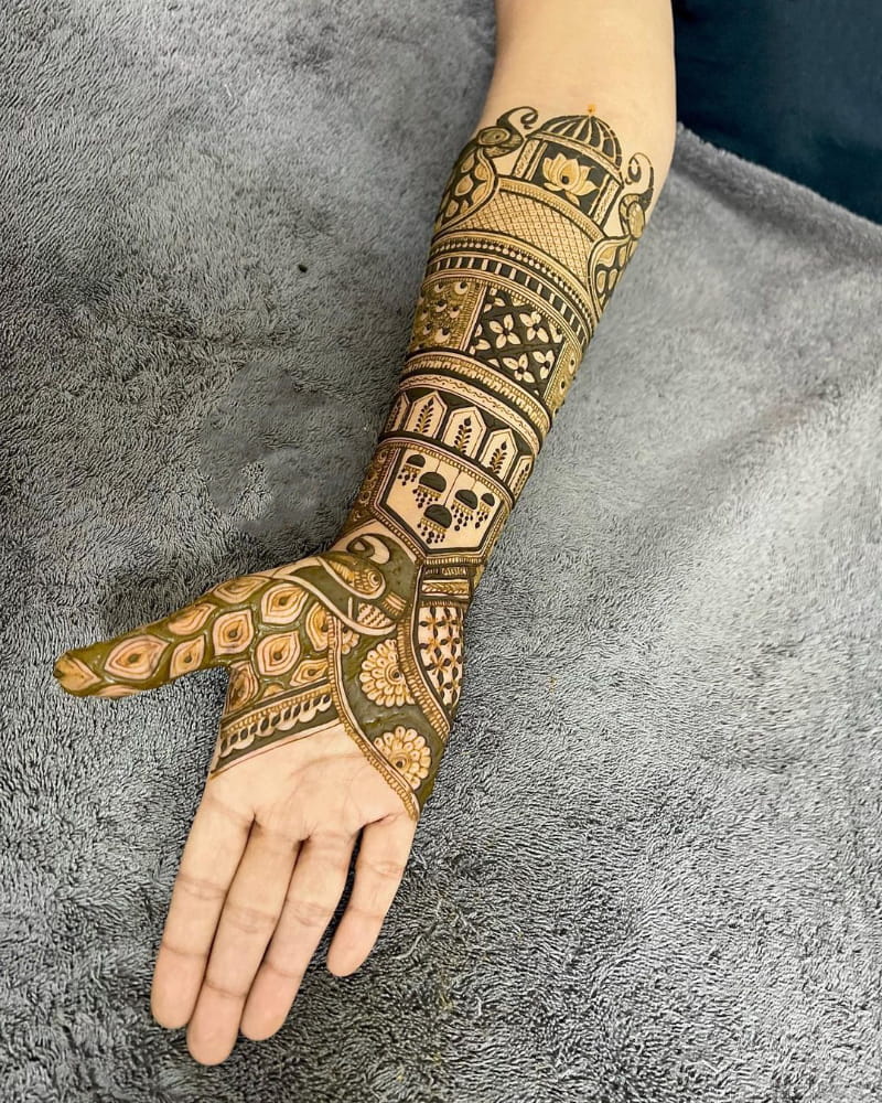 Mysterious Mehndi Design