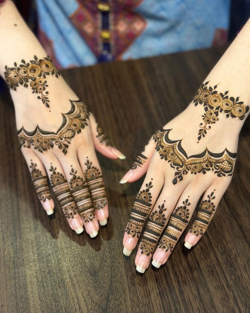 Textured Mehndi Design