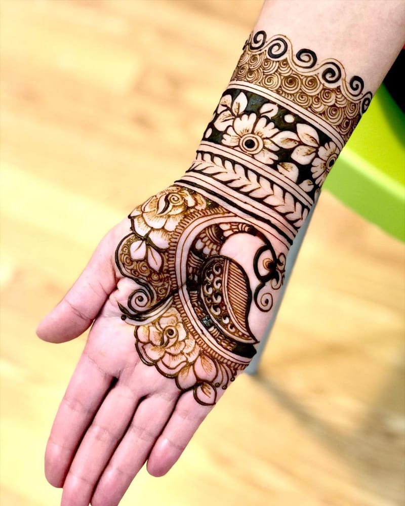 Unique Arabic Mehndi Design